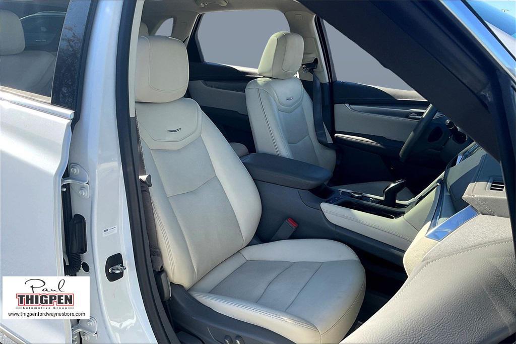 used 2022 Cadillac XT5 car, priced at $28,698