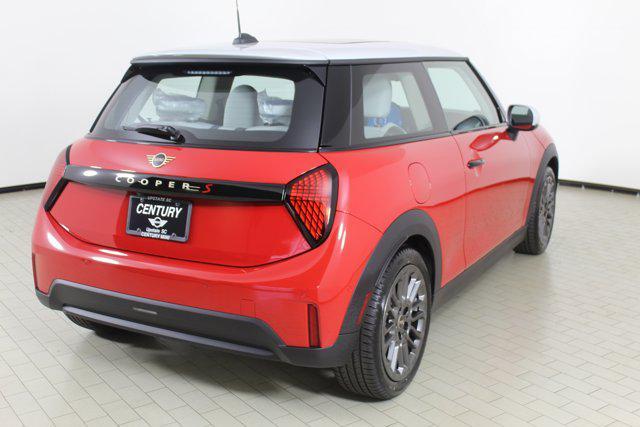 new 2025 MINI Hardtop car, priced at $34,600