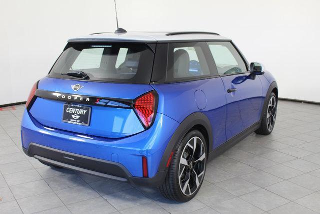 new 2025 MINI Hardtop car, priced at $39,755