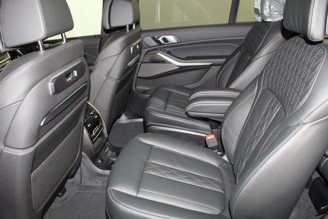 new 2026 BMW X7 car, priced at $124,155