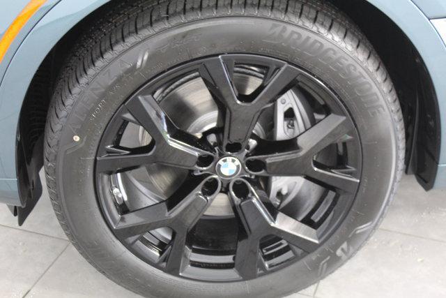 new 2026 BMW X7 car, priced at $91,435