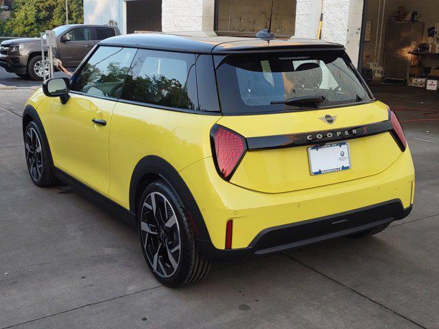 new 2025 MINI Hardtop car, priced at $35,895