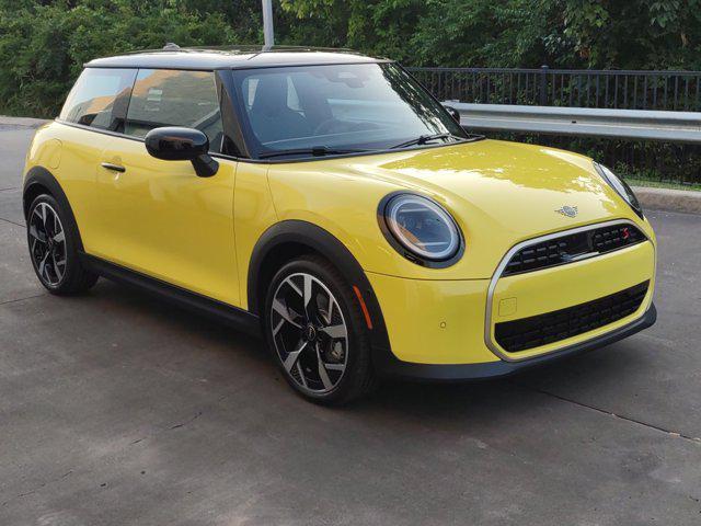 new 2025 MINI Hardtop car, priced at $35,895