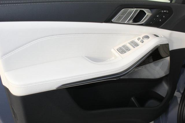new 2026 BMW X7 car, priced at $101,525