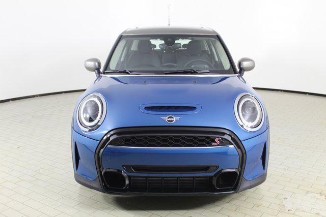 new 2024 MINI Hardtop car, priced at $35,905