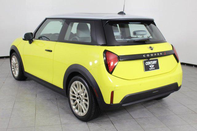 new 2025 MINI Hardtop car, priced at $37,600