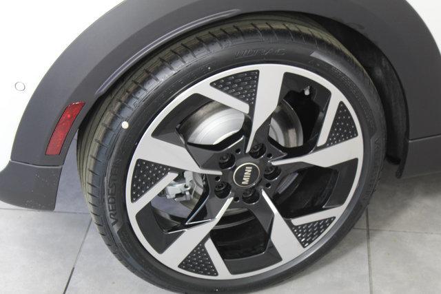 new 2025 MINI Hardtop car, priced at $38,775