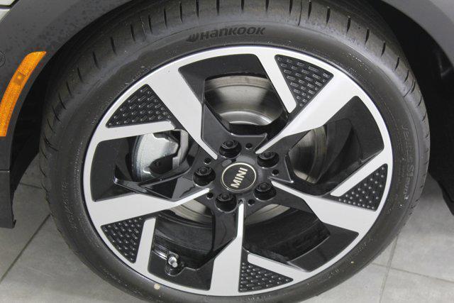 new 2025 MINI Hardtop car, priced at $38,525