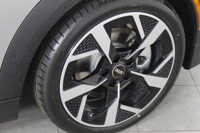 new 2025 MINI Hardtop car, priced at $38,525