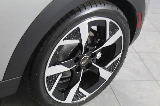 new 2025 MINI Hardtop car, priced at $38,525