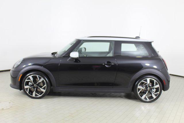 new 2025 MINI Hardtop car, priced at $34,600