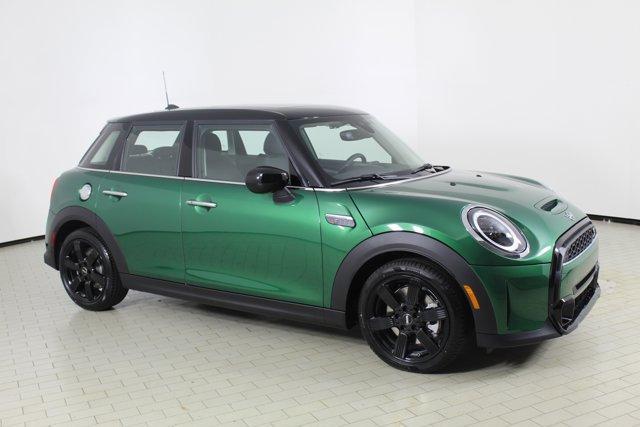 new 2024 MINI Hardtop car, priced at $36,145