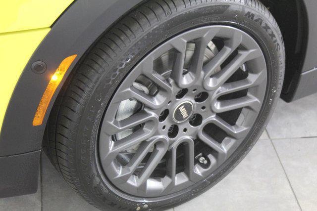 new 2025 MINI Hardtop car, priced at $38,025