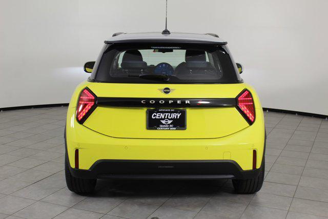 new 2025 MINI Hardtop car, priced at $38,025