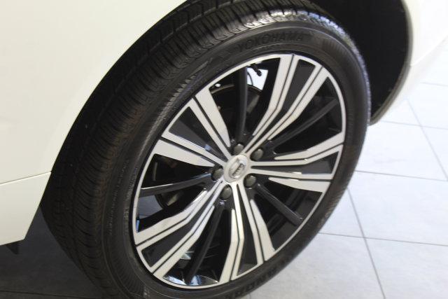 used 2022 Volvo XC60 car, priced at $27,897