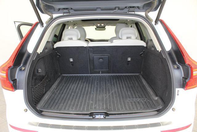 used 2022 Volvo XC60 car, priced at $27,897