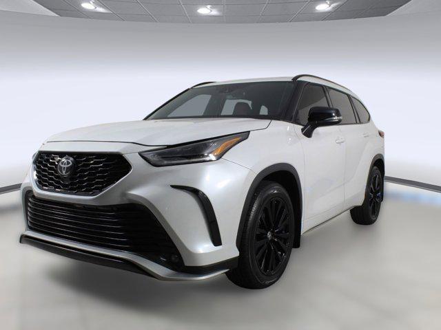 used 2023 Toyota Highlander car, priced at $36,397