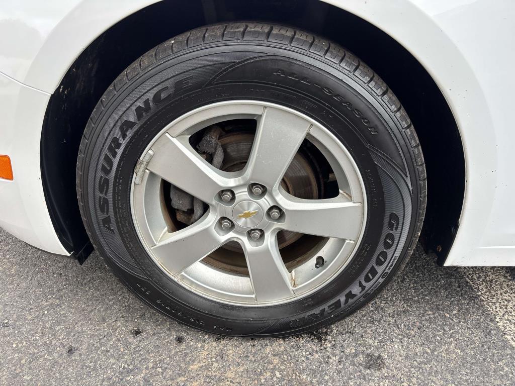 used 2015 Chevrolet Cruze car, priced at $8,850