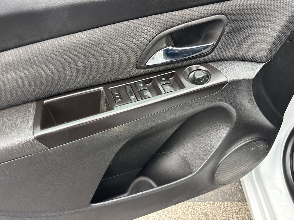 used 2015 Chevrolet Cruze car, priced at $8,850