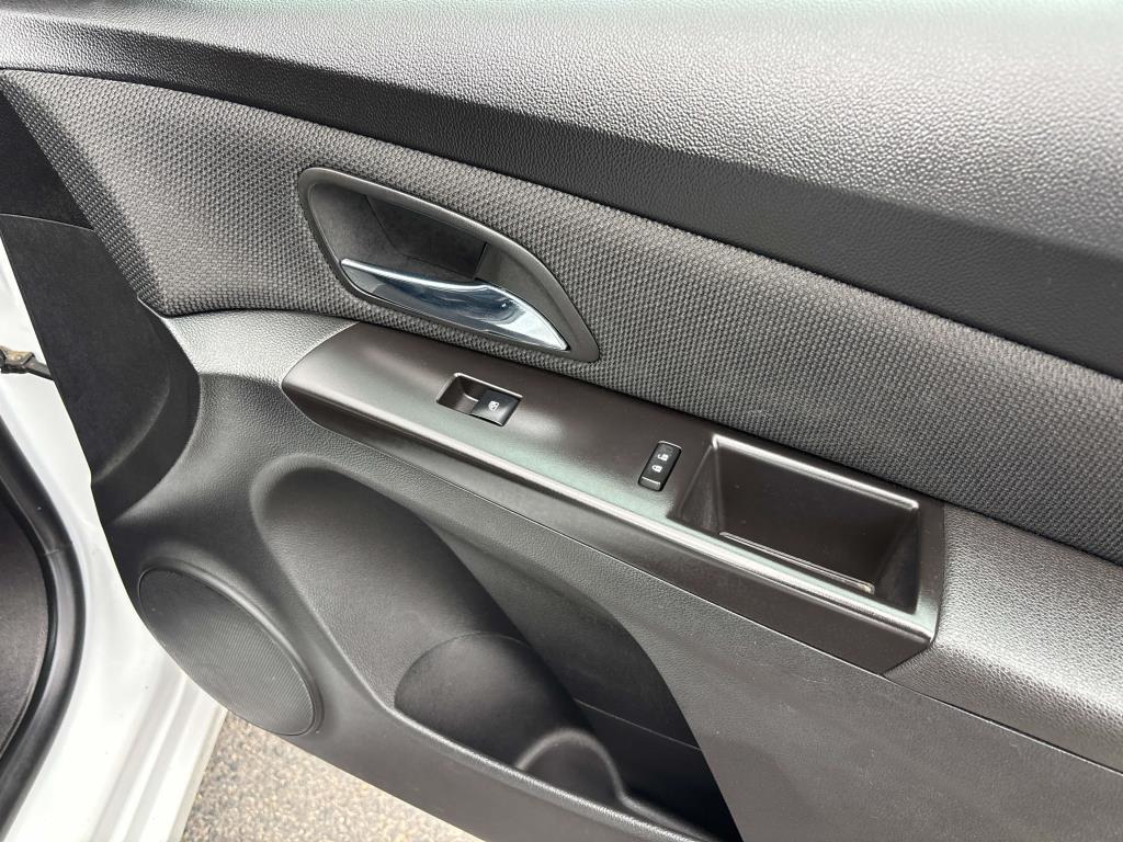 used 2015 Chevrolet Cruze car, priced at $8,850