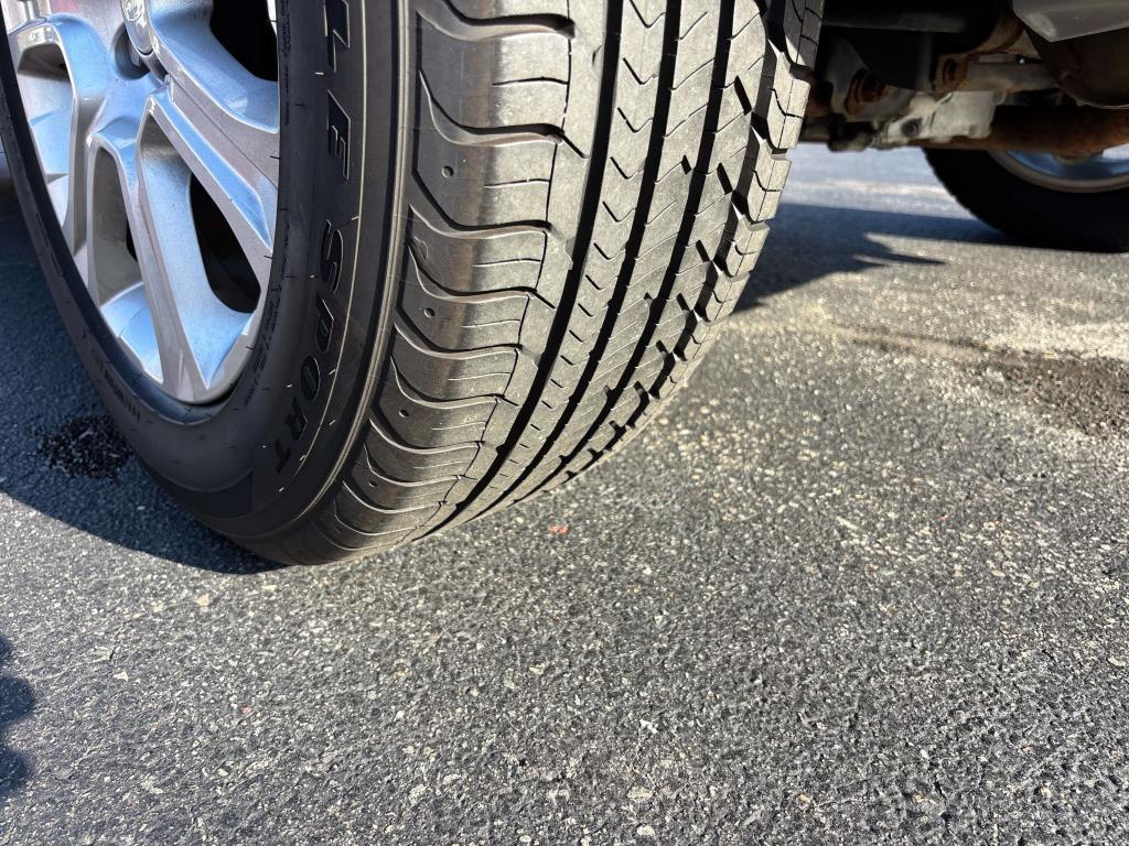 used 2018 Land Rover Range Rover Evoque car, priced at $15,995