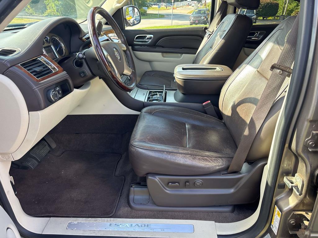 used 2012 Cadillac Escalade ESV car, priced at $22,995