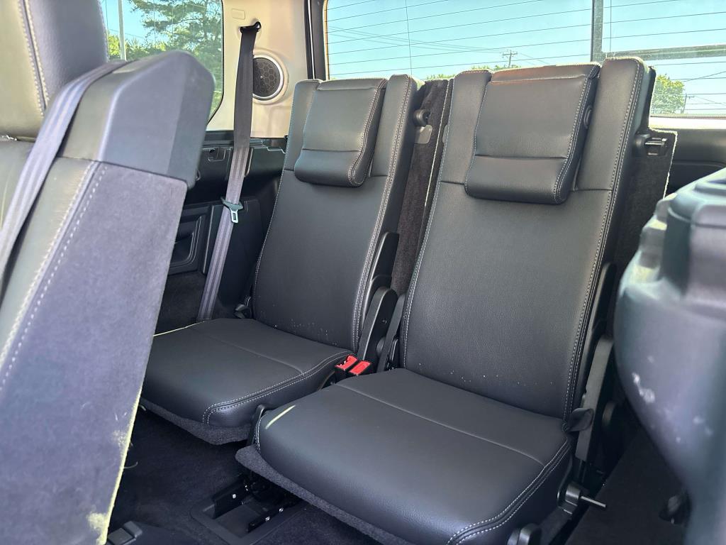 used 2016 Land Rover LR4 car, priced at $18,995