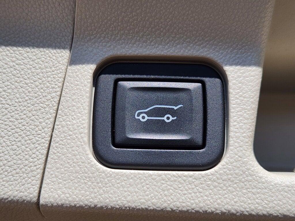 used 2023 GMC Acadia car, priced at $39,999