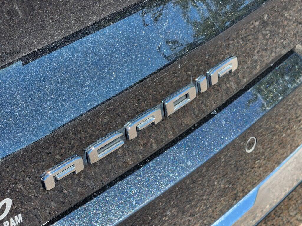 used 2023 GMC Acadia car, priced at $39,999