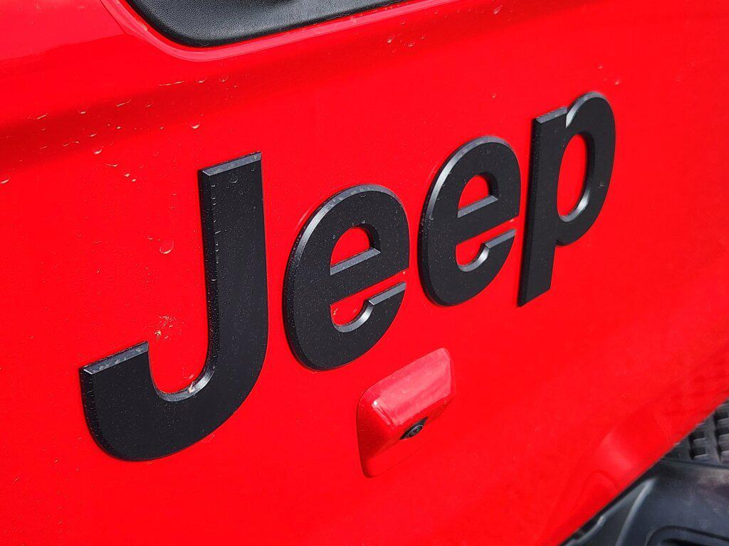 new 2025 Jeep Gladiator car, priced at $46,979