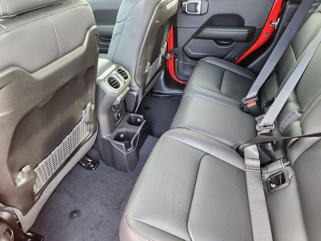 new 2025 Jeep Gladiator car, priced at $46,979