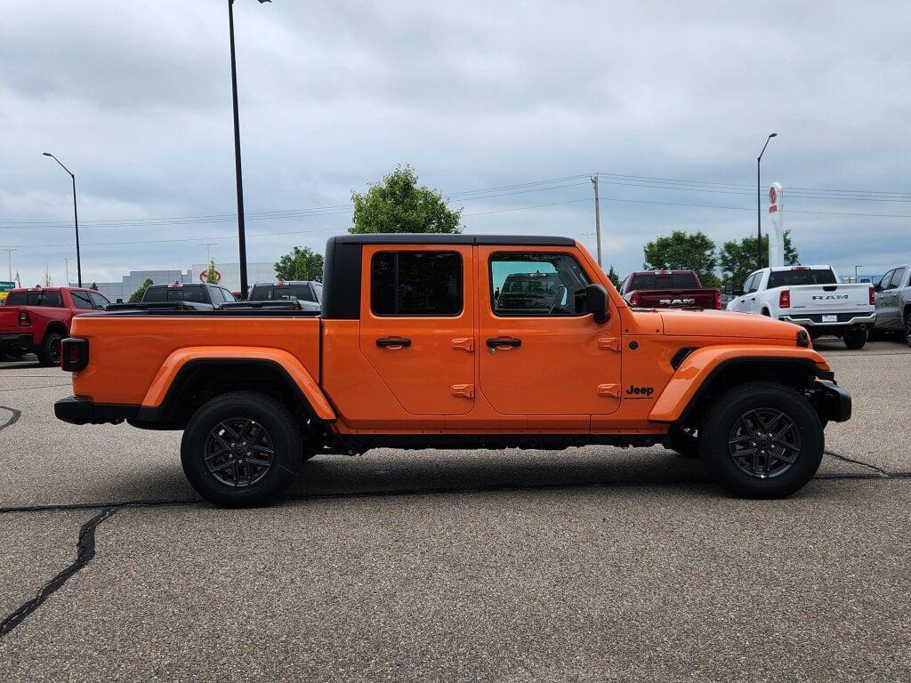 new 2025 Jeep Gladiator car, priced at $45,891
