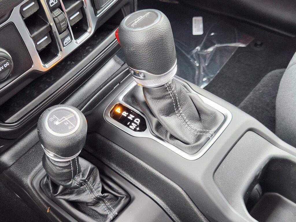 new 2025 Jeep Gladiator car, priced at $45,891