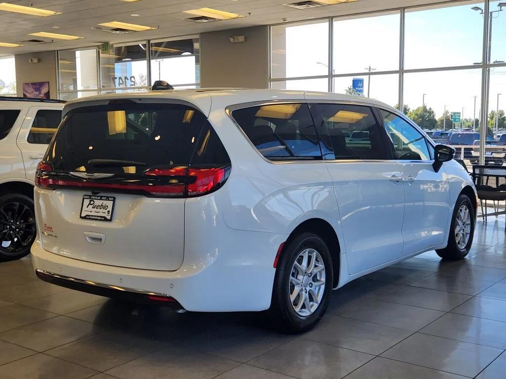 new 2026 Chrysler Pacifica car, priced at $43,260