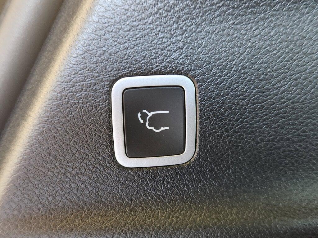 new 2026 Chrysler Pacifica car, priced at $43,260