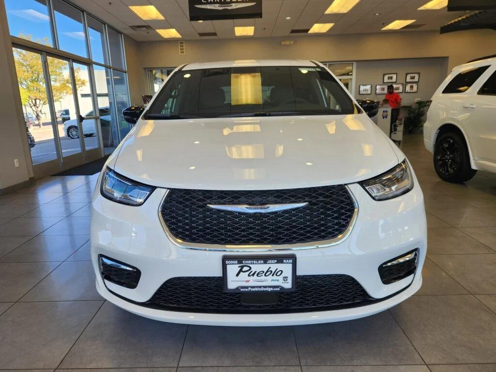 new 2026 Chrysler Pacifica car, priced at $43,260