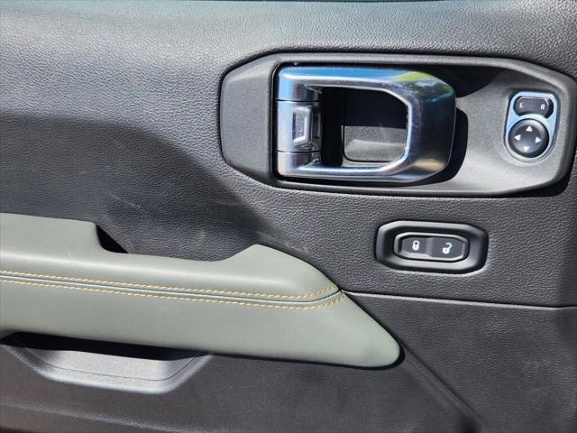 new 2025 Jeep Gladiator car, priced at $48,827