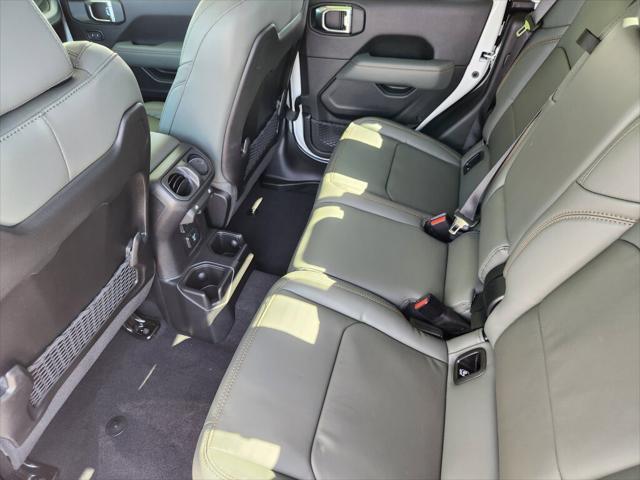 new 2025 Jeep Gladiator car, priced at $48,827