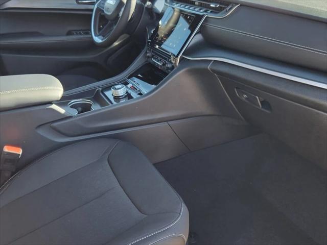 new 2025 Jeep Grand Cherokee car, priced at $44,536