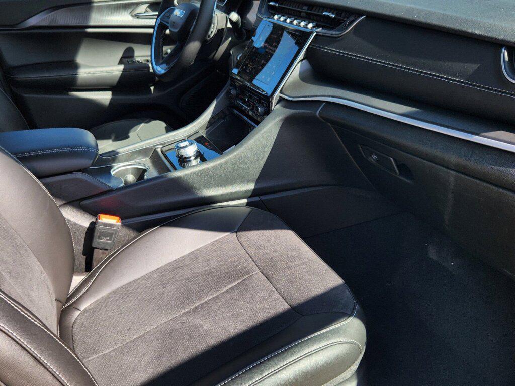new 2025 Jeep Grand Cherokee L car, priced at $43,655