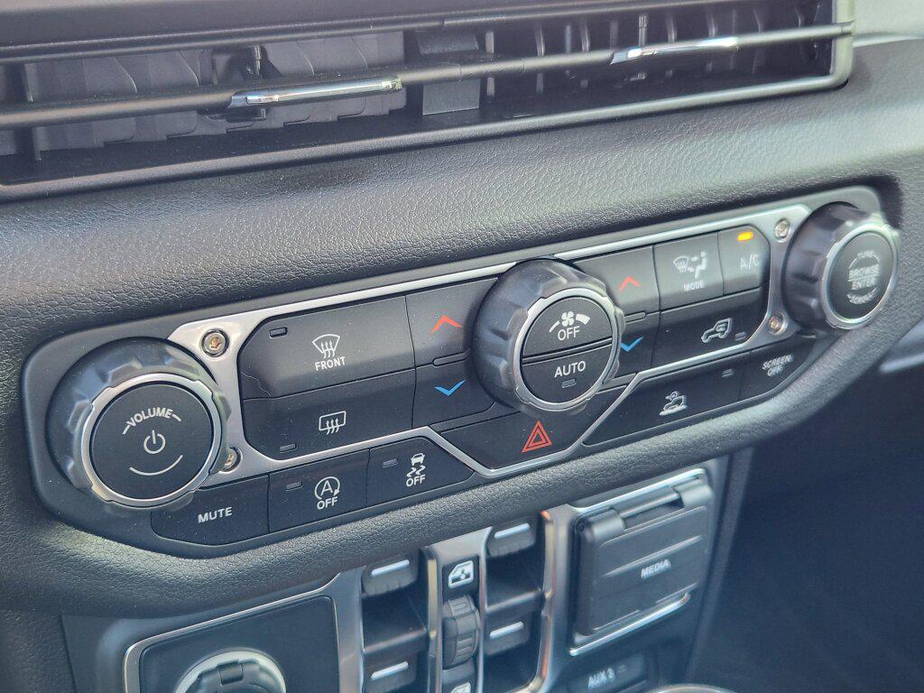 new 2026 Jeep Gladiator car, priced at $51,764