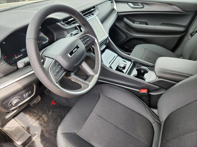used 2025 Jeep Grand Cherokee car, priced at $40,999