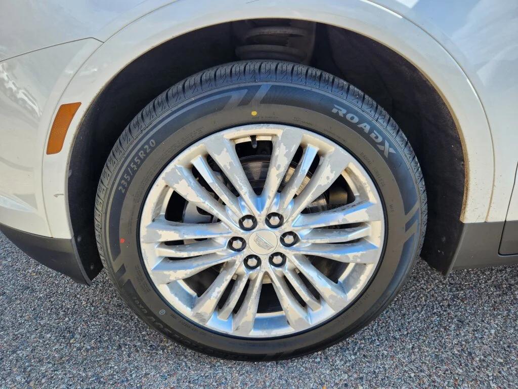 used 2017 Cadillac XT5 car, priced at $16,500