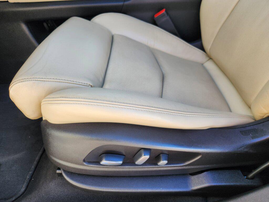 used 2017 Cadillac XT5 car, priced at $16,500