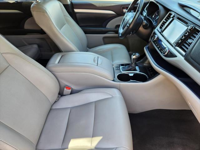 used 2019 Toyota Highlander car, priced at $26,999