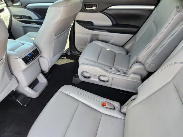 used 2019 Toyota Highlander car, priced at $26,999