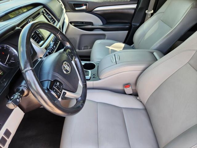 used 2019 Toyota Highlander car, priced at $26,999