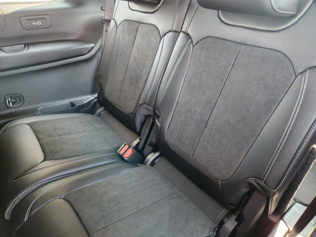 new 2025 Jeep Grand Cherokee L car, priced at $45,317