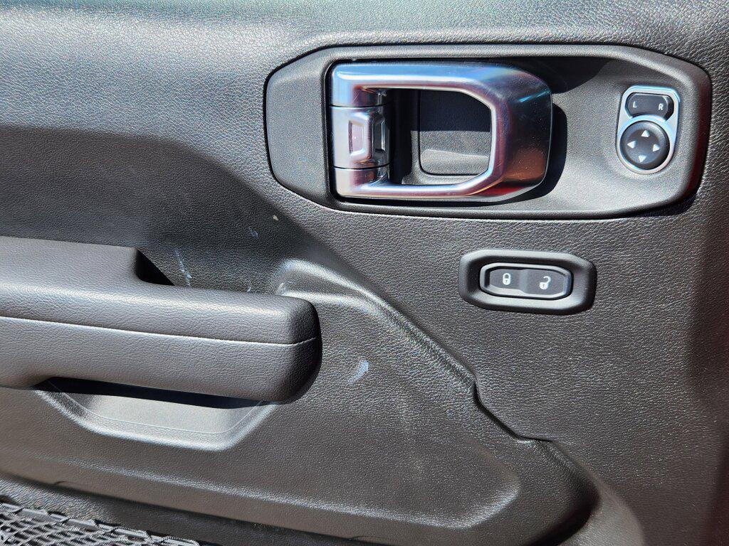 new 2025 Jeep Gladiator car, priced at $46,795