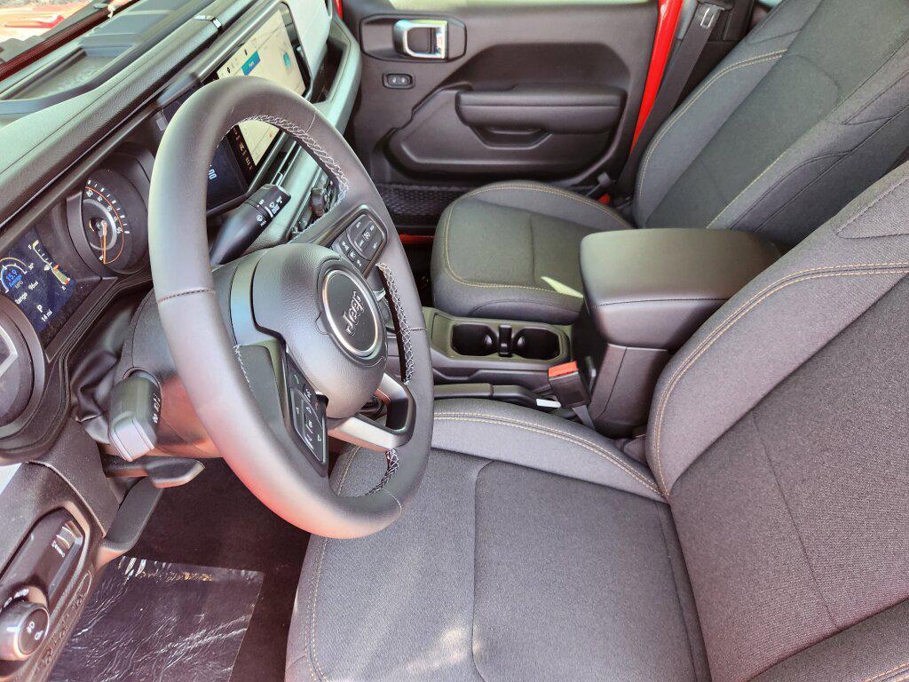 new 2025 Jeep Gladiator car, priced at $46,795
